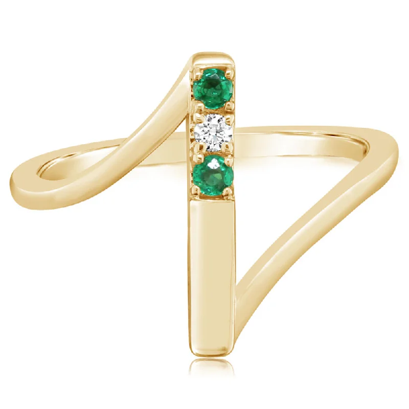 14K Yellow Gold Emerald/Diamond Ring