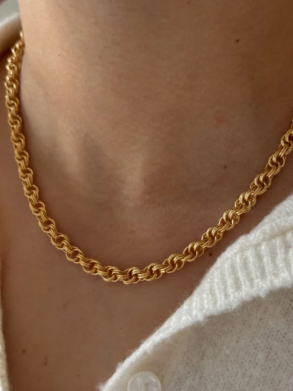 BELLA CHAIN NECKLACE