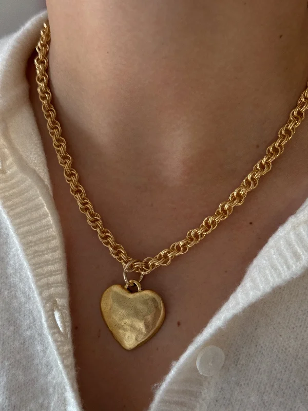 BELLA HEART NECKLACE