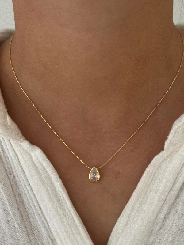 MINI TEARDROP NECKLACE