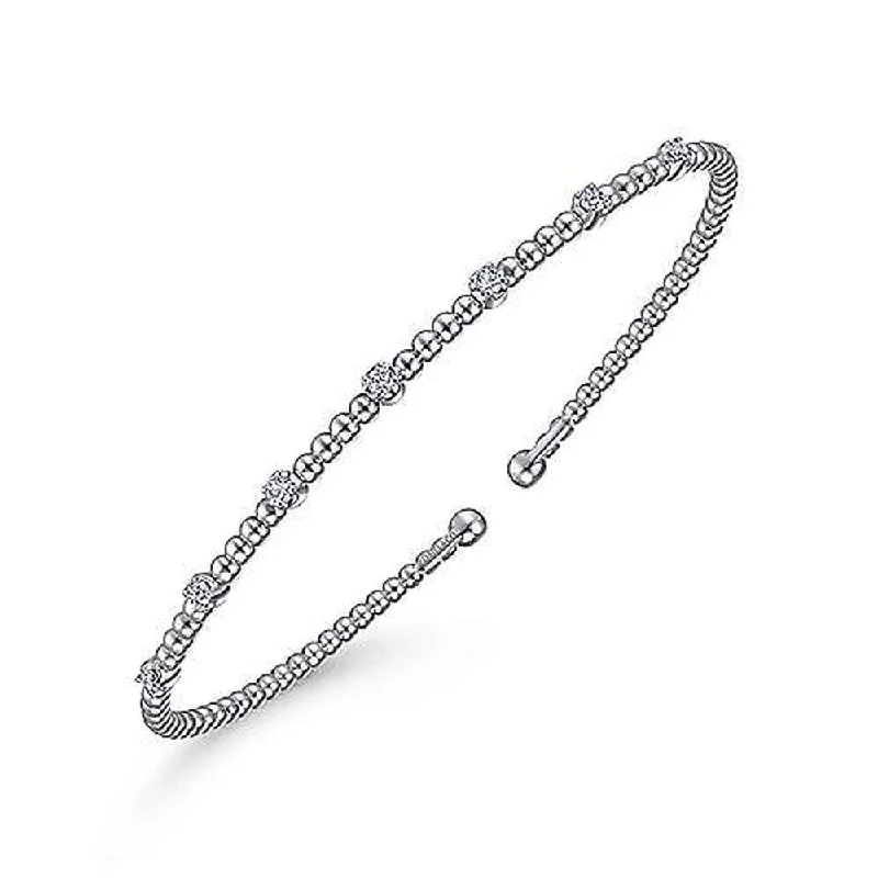 Bujukan Stationed Diamond Bar Bracelet