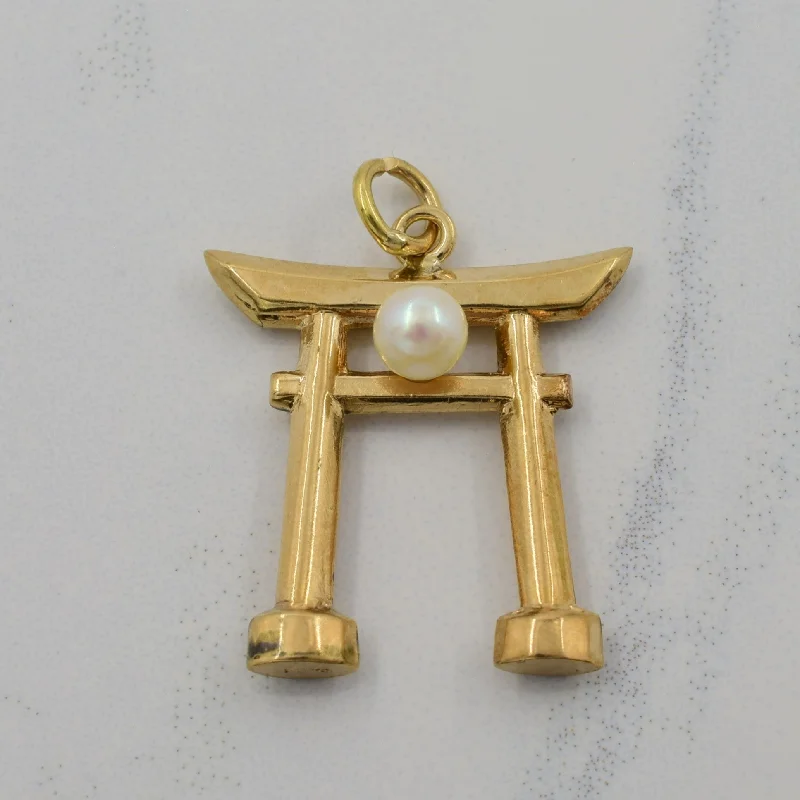 Torii Gate Pearl Charm | 0.32ct |